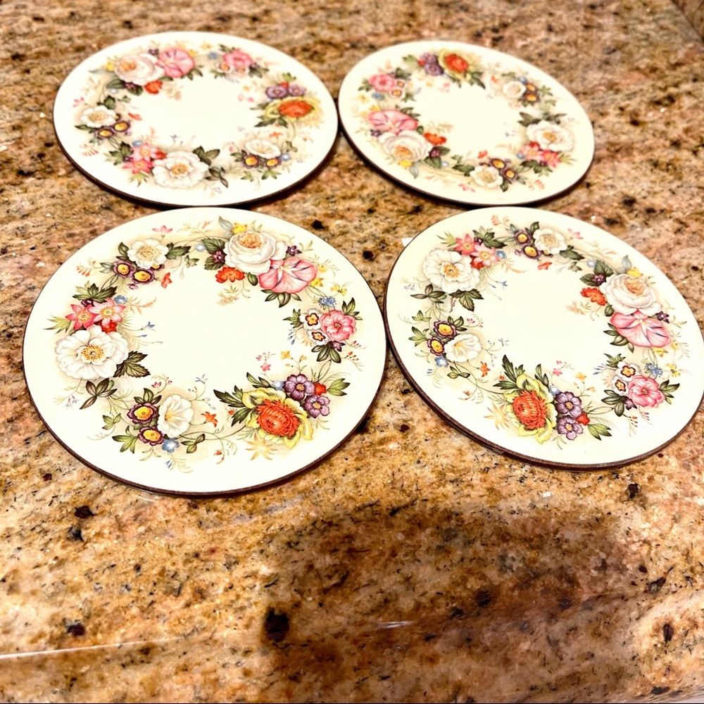 Bundle of 4 vintage floral design coasters